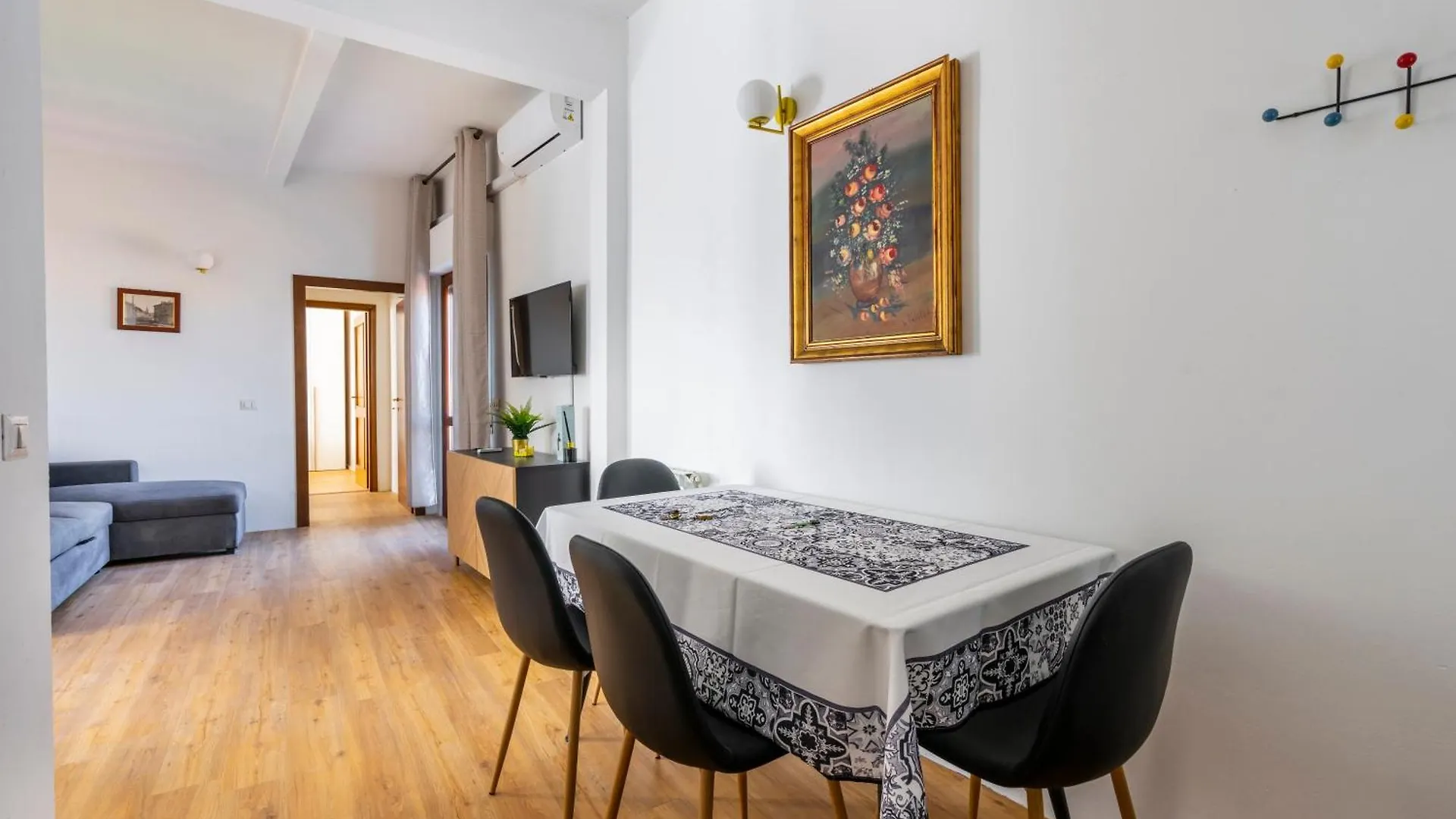 Toselli Apartment With Terrace Florence Italy