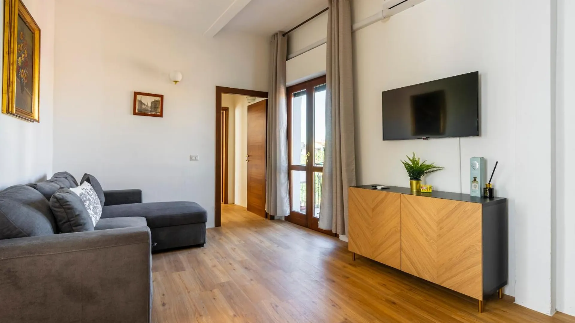 Toselli Apartment With Terrace Florence